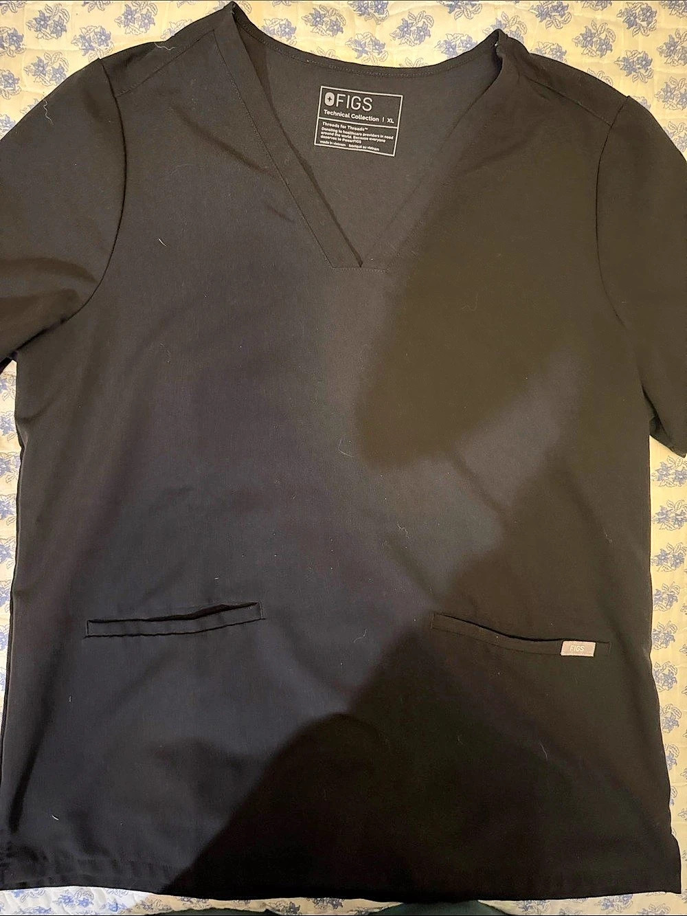 FIGS Casma Scrub Top Black V-Neck Size XL